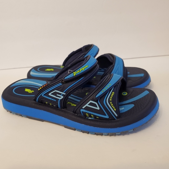 GP, Classic Slide Sandal Euro Size 33. - Picture 2 of 11